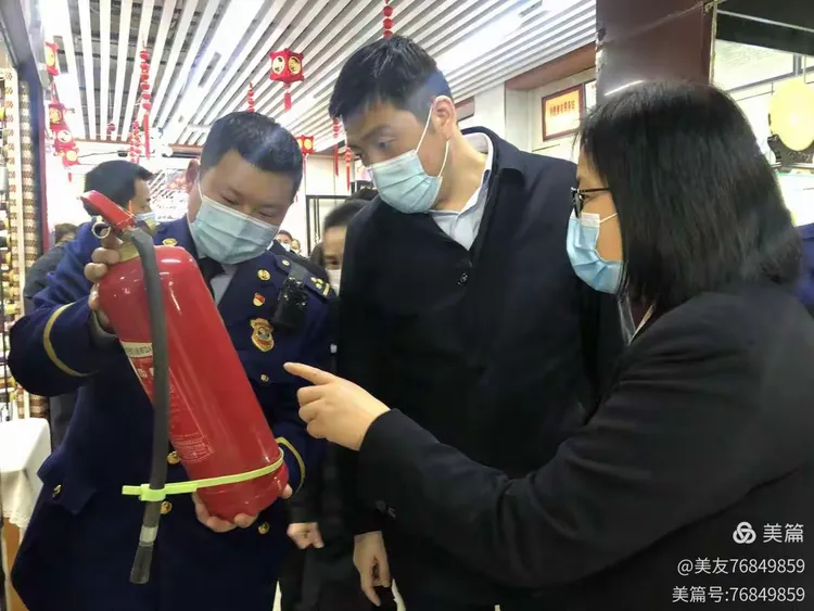 秦都区区委常委,常务副区长李晓军带队开展消防安全检查